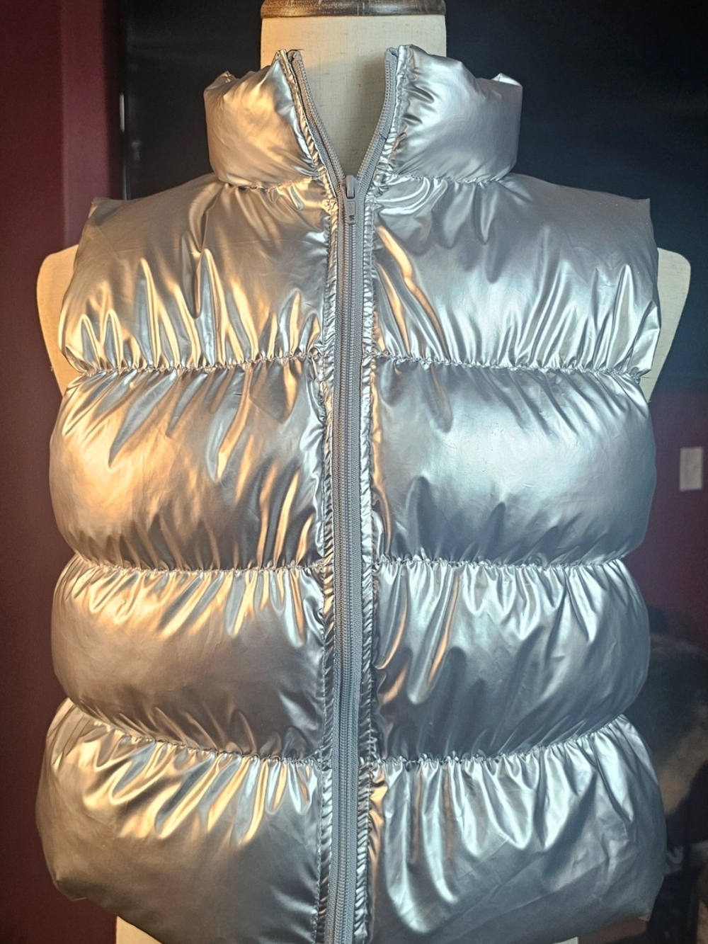 Weissman Silver Metallic Liquid Shine Puffer Vest Dance Costume MA)